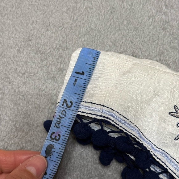 Mi Ami  White Floral Embroidered pom pom shorts with pockets Sz M - Picture 10 of 10